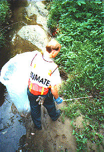 Community Work Program Inmates Picks Up Litter In Durham